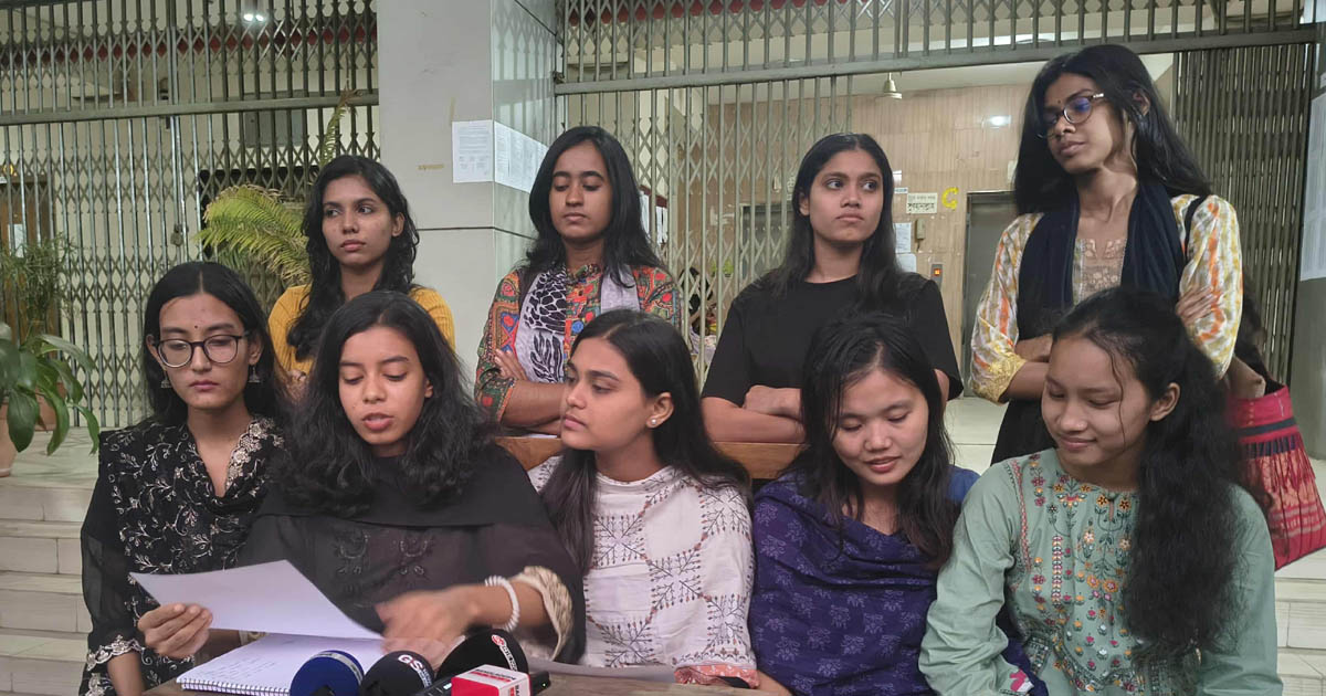 জকসু নির্বাচন: নওয়াব ফয়জুন্নেছা হল সংসদে ‘রোকেয়া পর্ষদ’ প্যানেল ঘোষণা